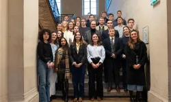 Ambassadeur et étudiants